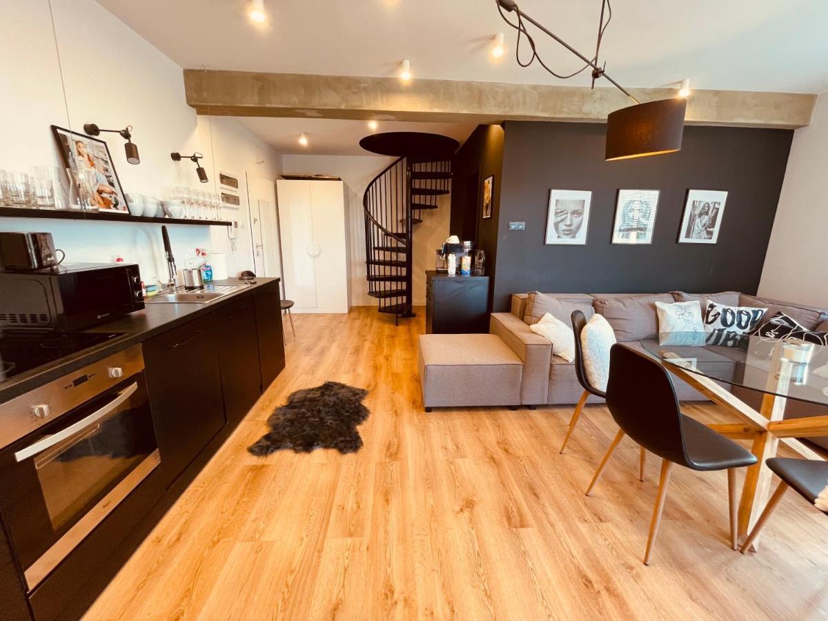 Apartamenty Ktw Penthouse Z Tarasem カトヴィツェ エクステリア 写真
